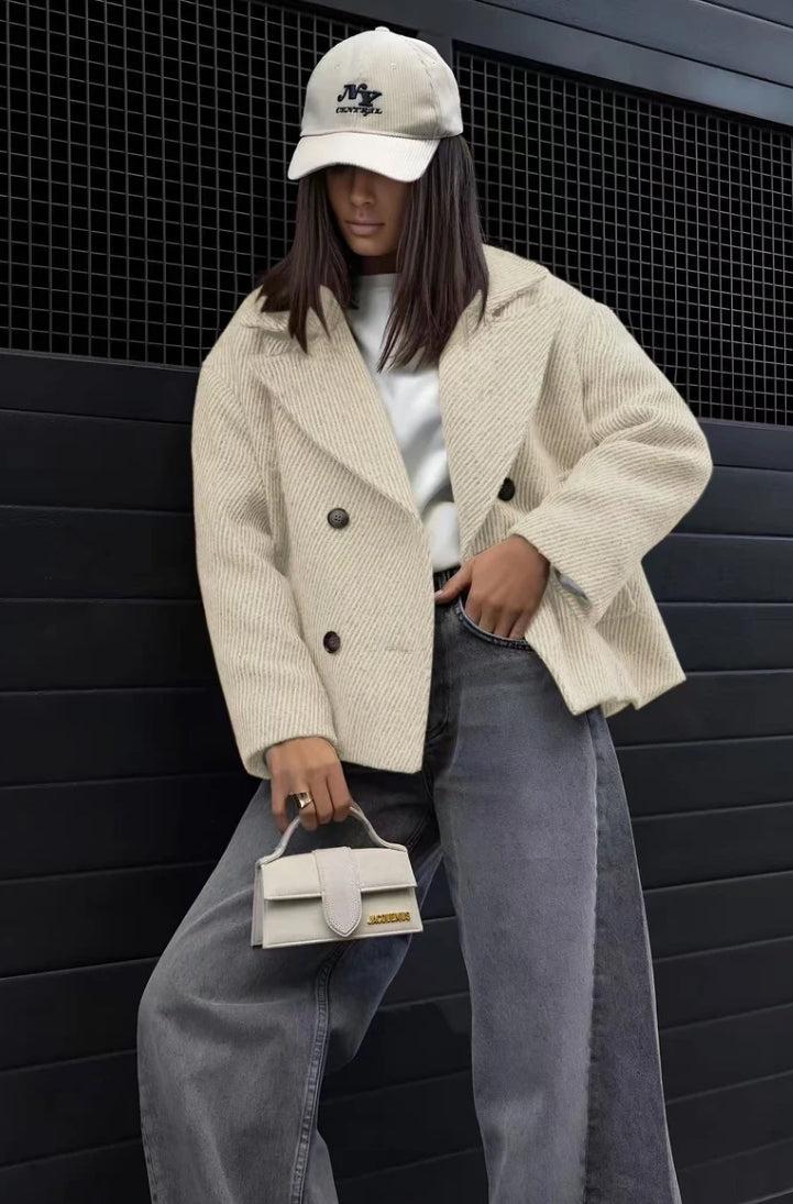Manteau avec doublure boutonnage croisé et tissu texturé