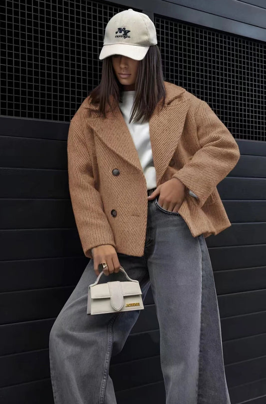 Manteau avec doublure boutonnage croisé et tissu texturé