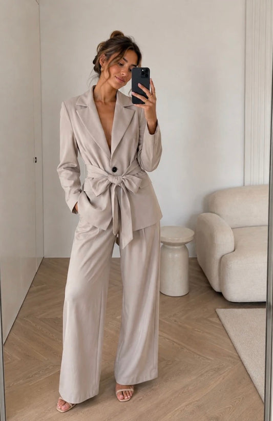 Ensemble blazer croisé ceinturé/pantalon large